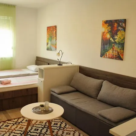 شقة Apartman Lara *