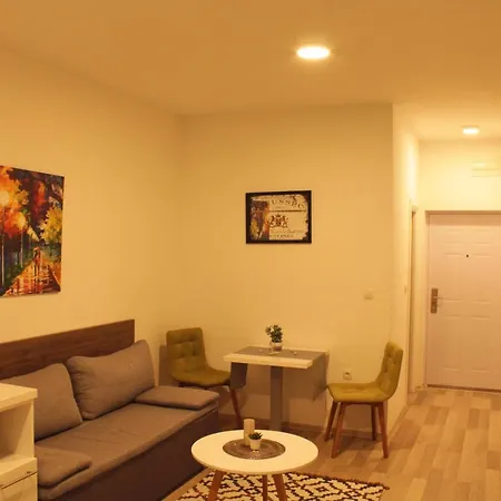 Apartman Lara *