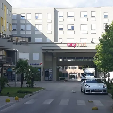 Apartman Lara شقة
