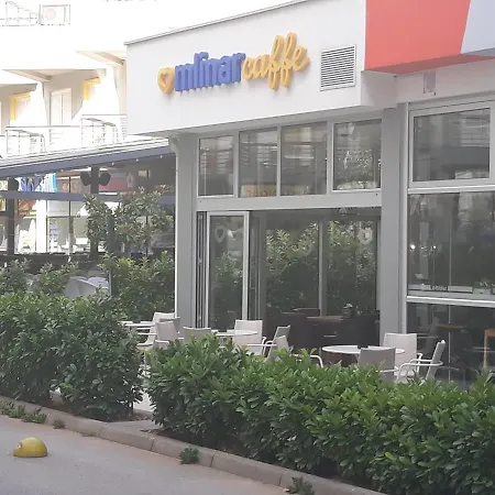 Apartman Lara شقة *