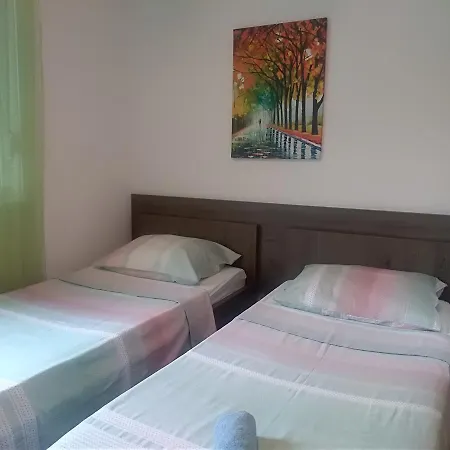 Apartman Lara شقة *